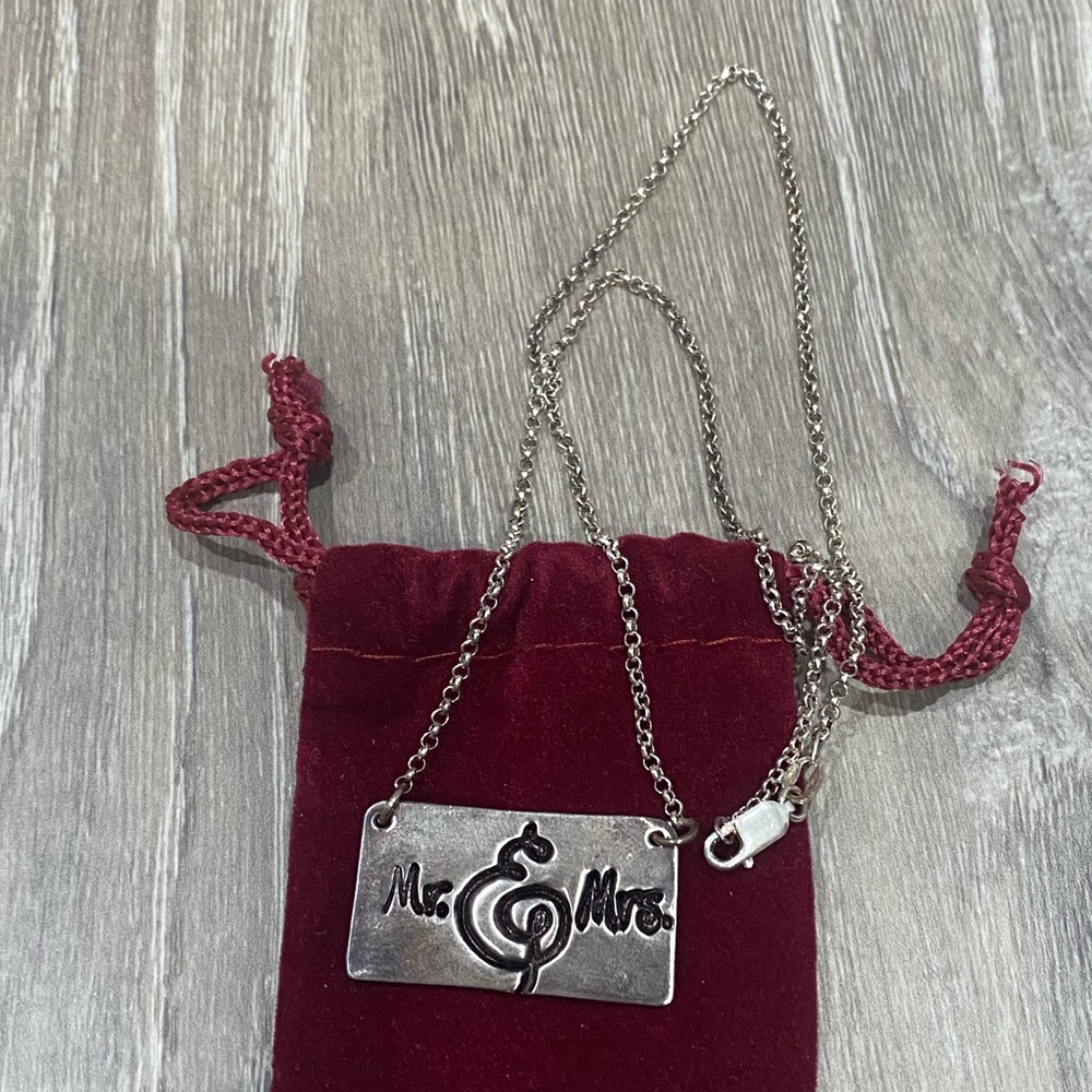 🎉New Mr. and Mrs. necklace